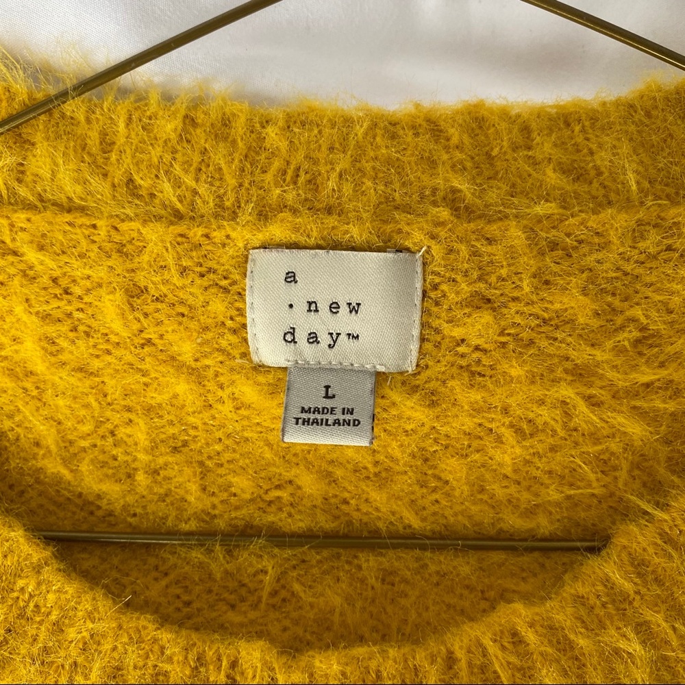 Sweater - Picture 5 of 5